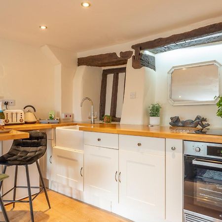 Wee Toad Hole Heart Of Kendal - Cottage Sleeps 4-6 - Dogs Welcome ภายนอก รูปภาพ