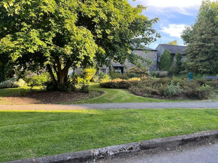 Wee Toad Hole Heart Of Kendal - Cottage Sleeps 4-6 - Dogs Welcome ภายนอก รูปภาพ