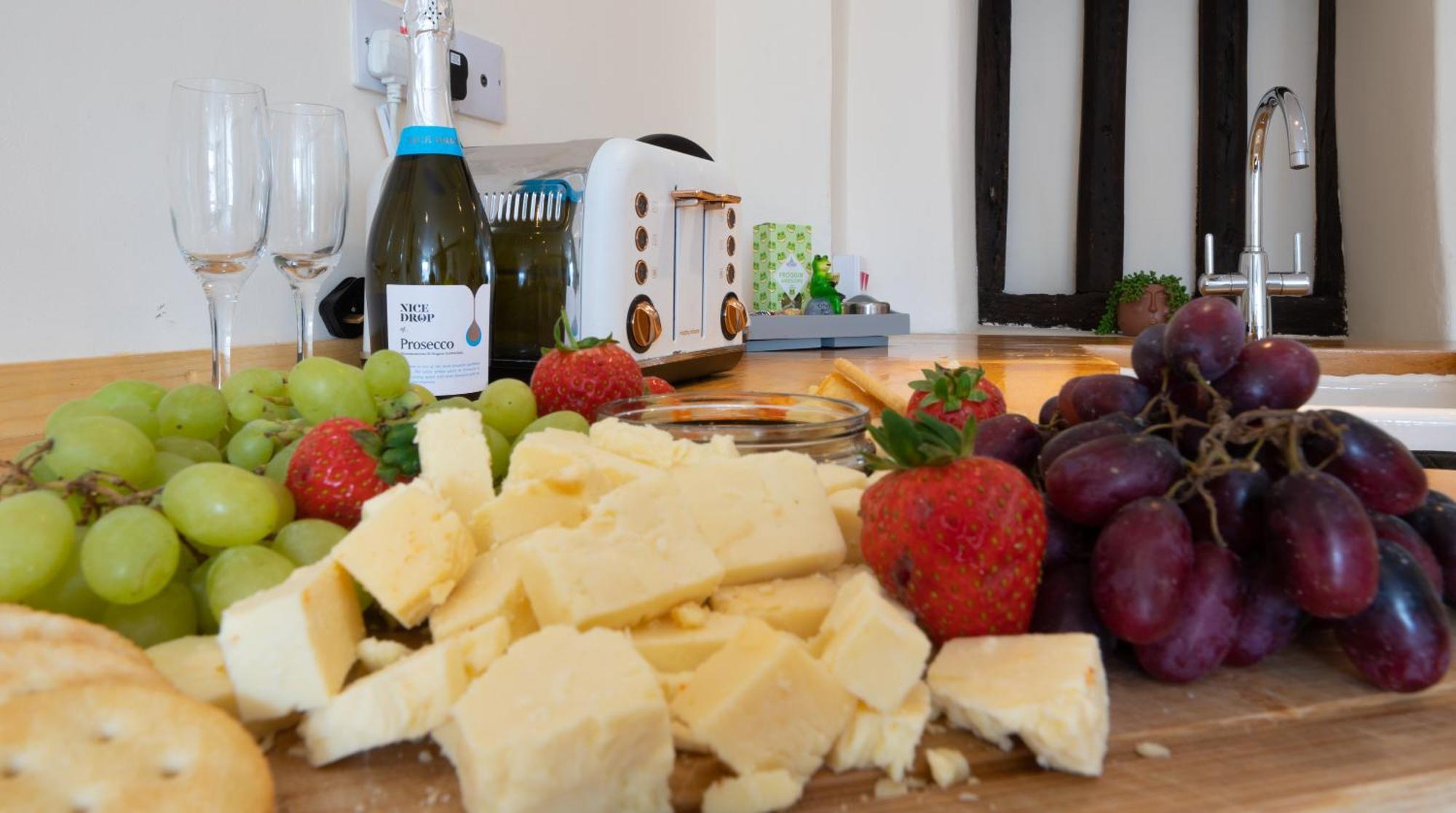 Wee Toad Hole Heart Of Kendal - Cottage Sleeps 4-6 - Dogs Welcome ภายนอก รูปภาพ